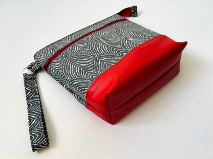 Tall and Tidy Wash Bag PDF digital sewing pattern